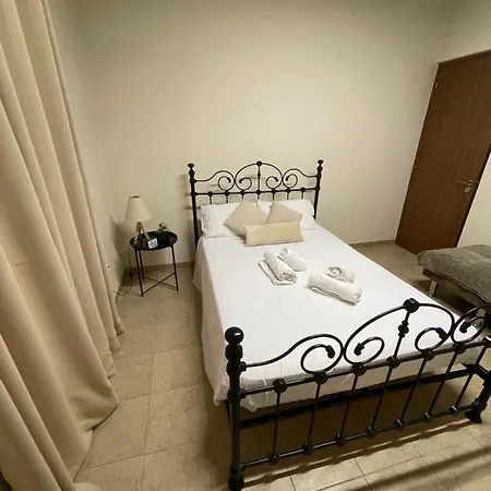 Landhuis Pramateftis House